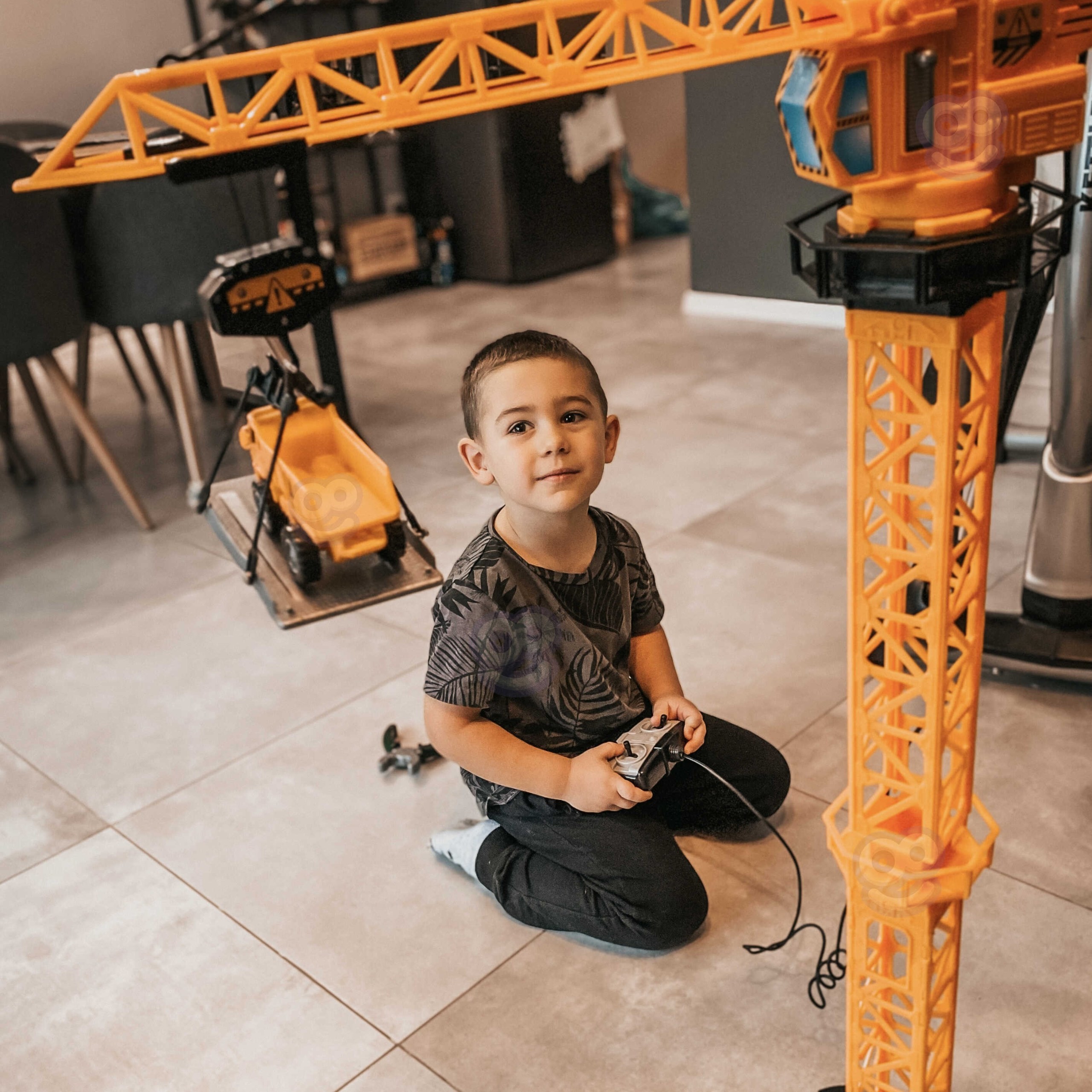 WOOPIE Remote Controlled Crane 103cm R/C Truck Excavator + 4 Accs. - Slika 3