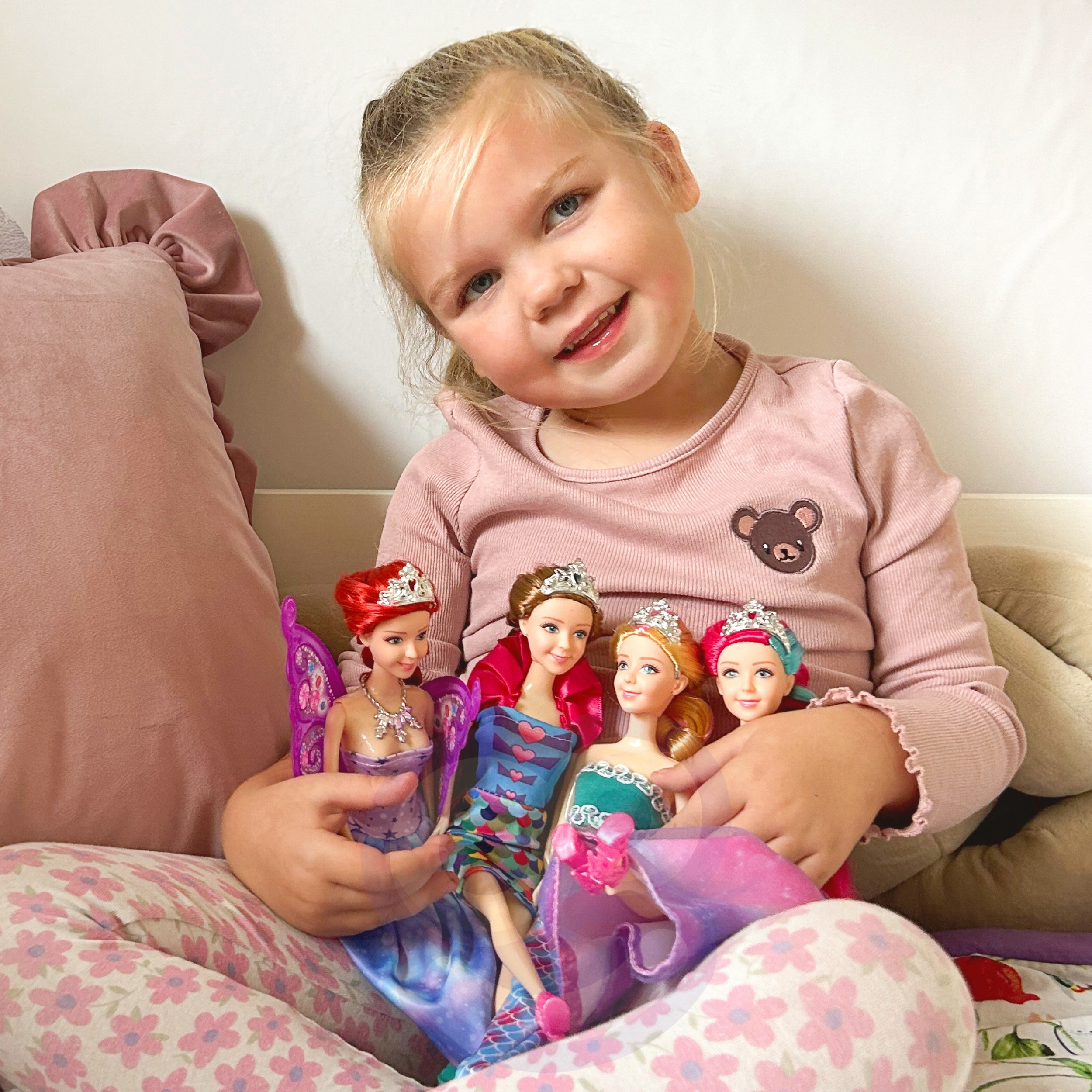 WOOPIE Set of 4 Magical Princesses - 4-in-1 Doll Box with Accessories - Slika 2