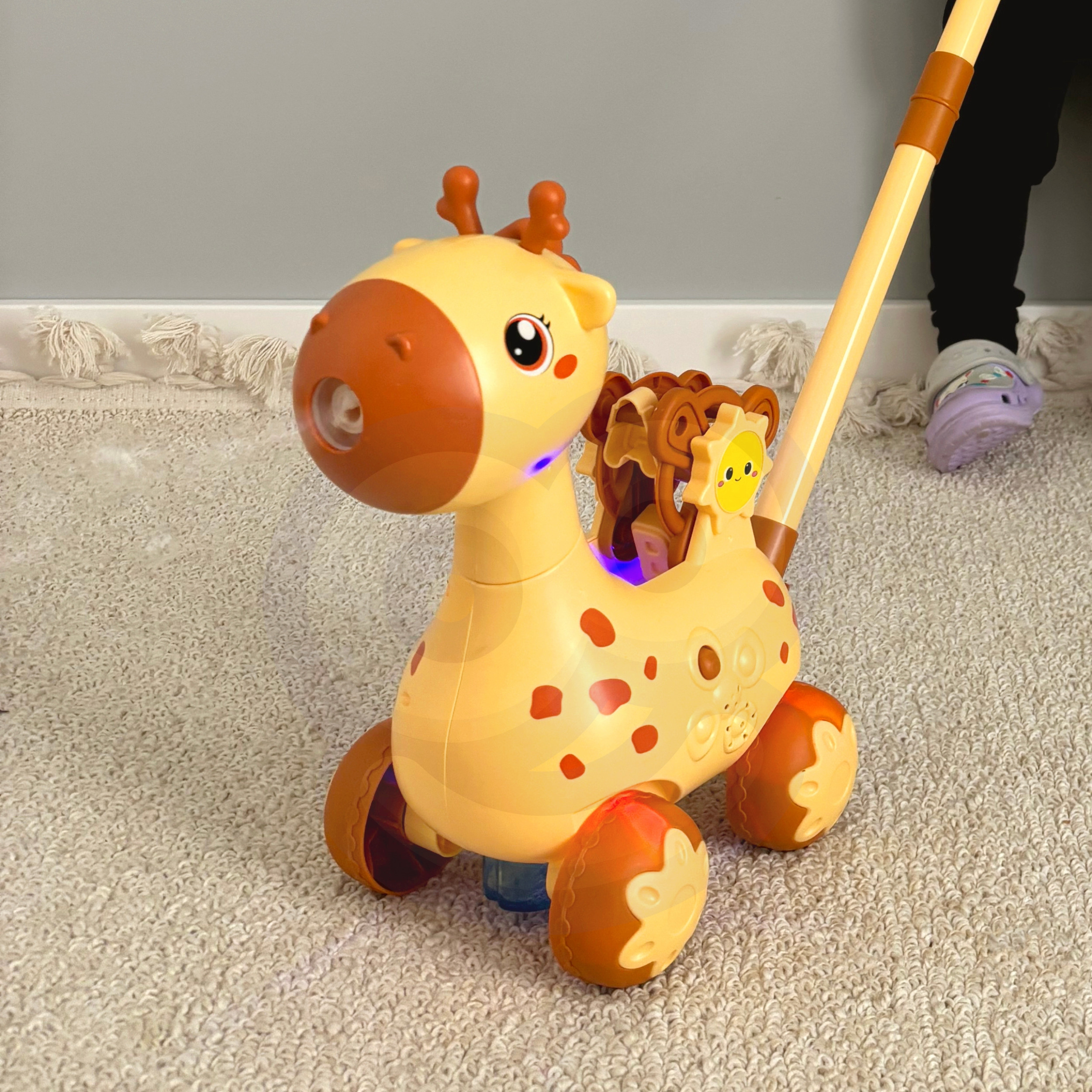 WOOPIE Giraffe Pusher 2-in-1 Bubble Machine for Kids - Slika 3