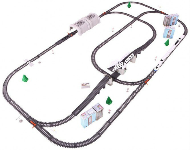 A huge Queue Train Tracks 914 cm