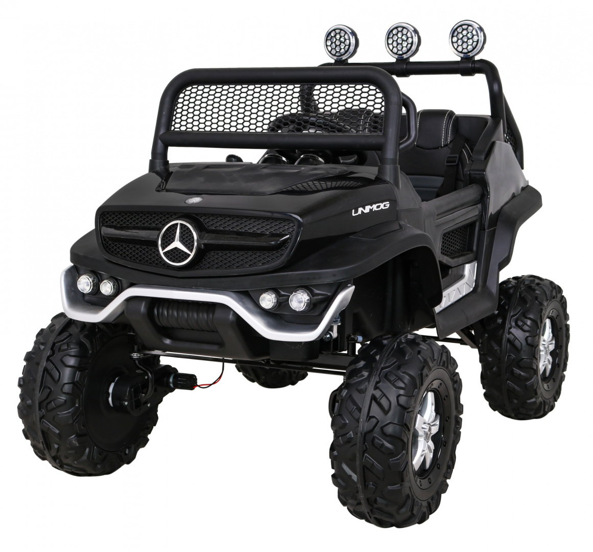 Vehicle Mercedes BENZ UNIMOG Black
