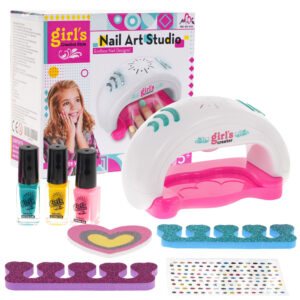 Nail art kit with accessories