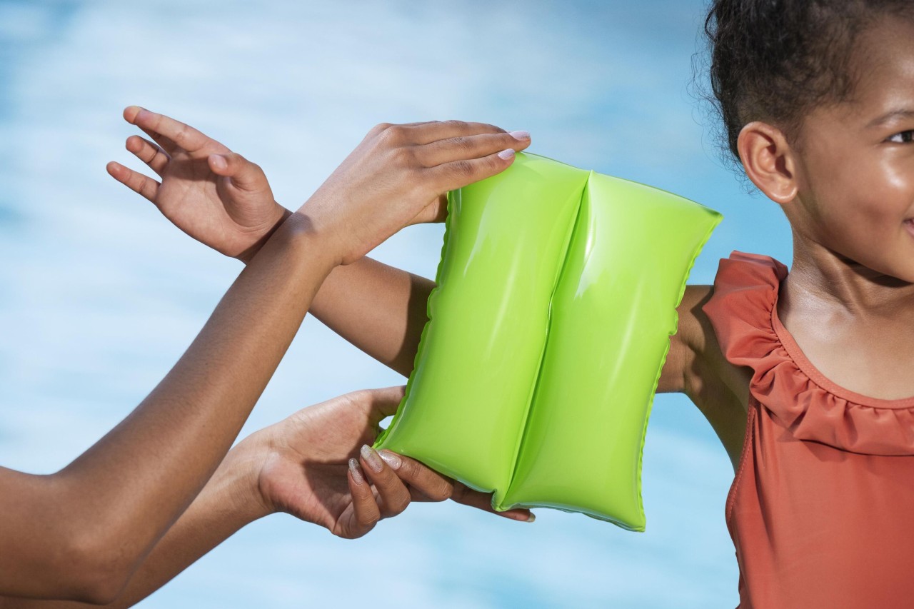 Swimming armbands for children Green BESTWAY 25x20cm
