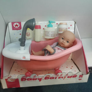 Doll with bathtub + accessories