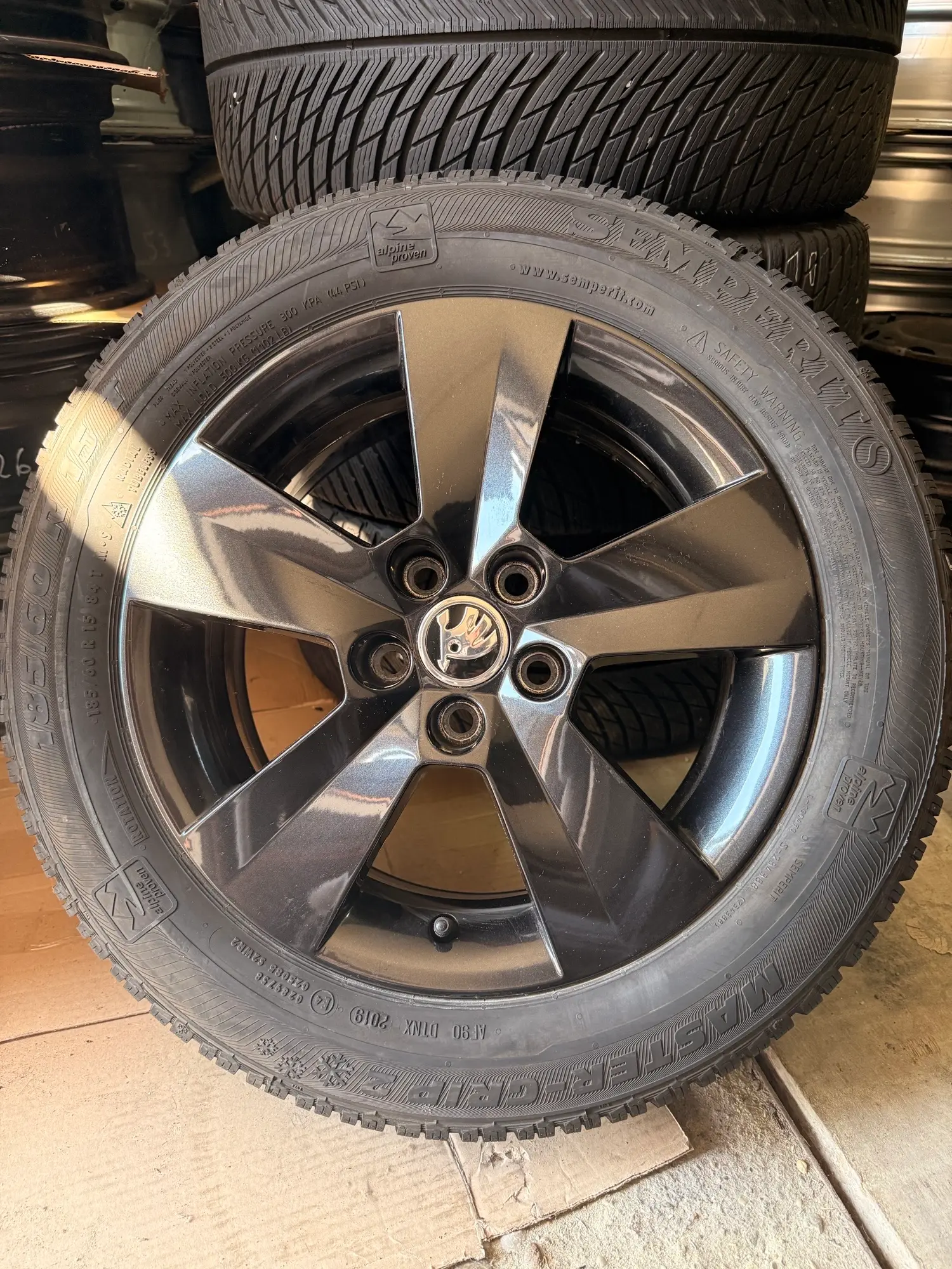 ALU FELGE ŠKODA 15" 5X100 GUME ZIMSKE 185-60-R15 - Slika 4